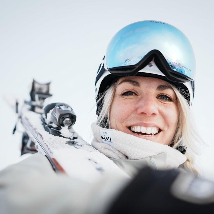 Portrait of Priya Nair meditation instructor